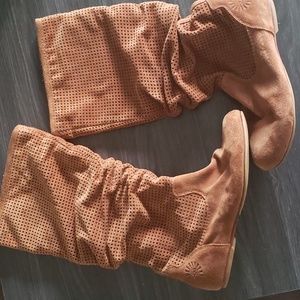 UGG Abilene Brown Ruched Slouchy Perforated Leather Suede Boots. Size 8.